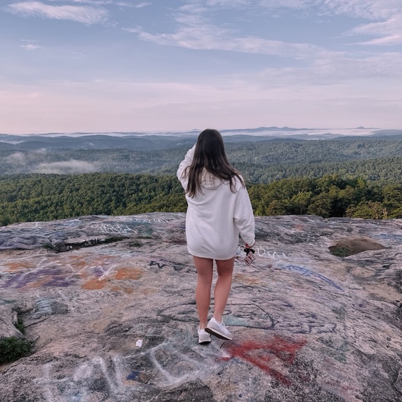 hi I’m maggie!! 🤍 - Picture 5 of 16